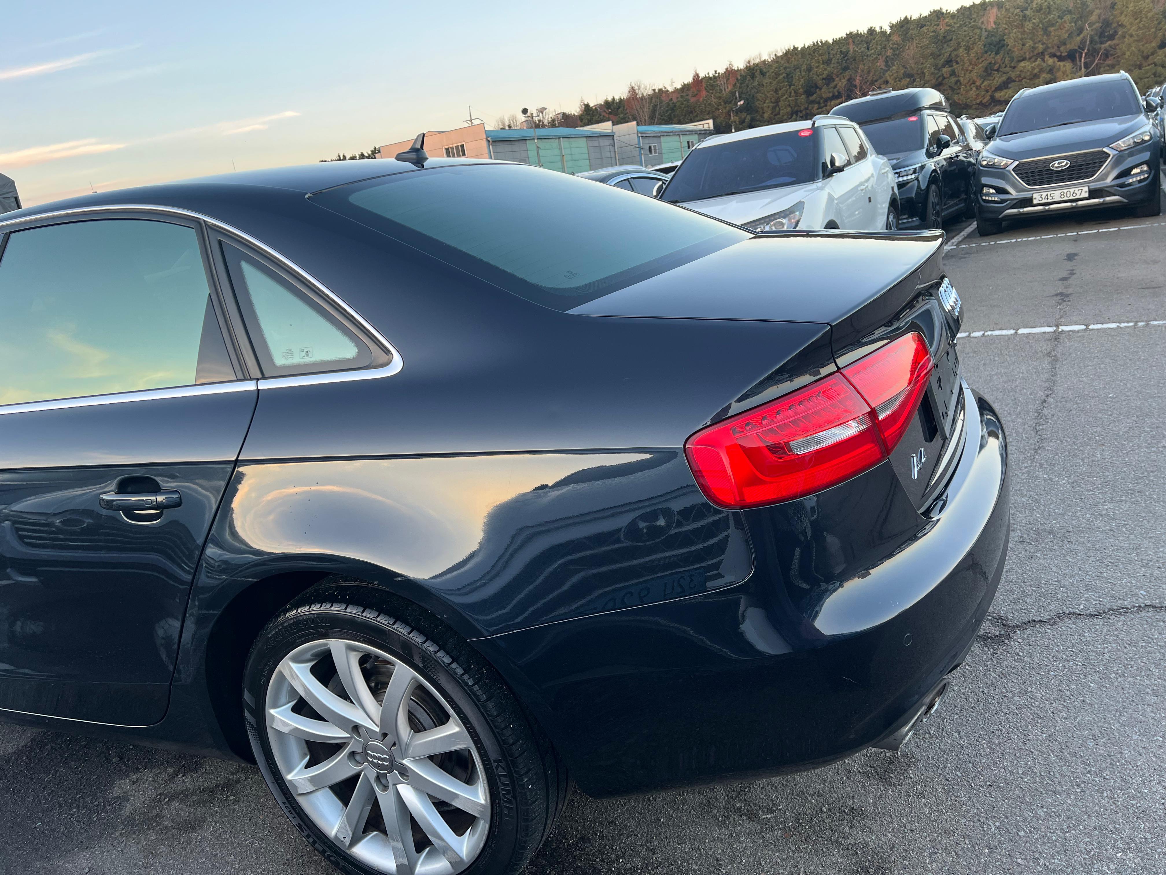 Audi A4 30 TDI VIN: 