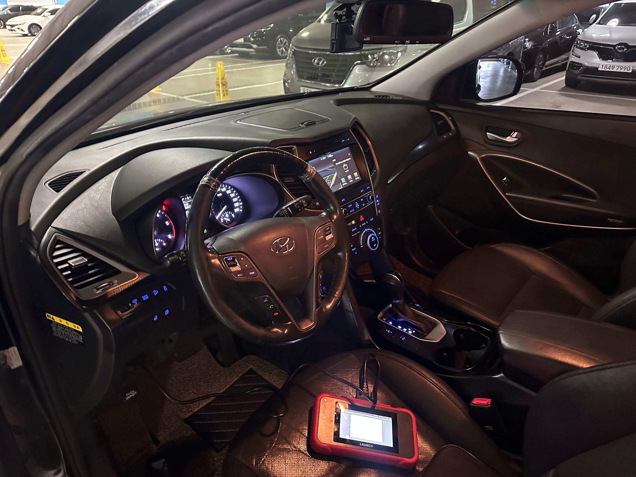 Hyundai Santa FE VIN: 