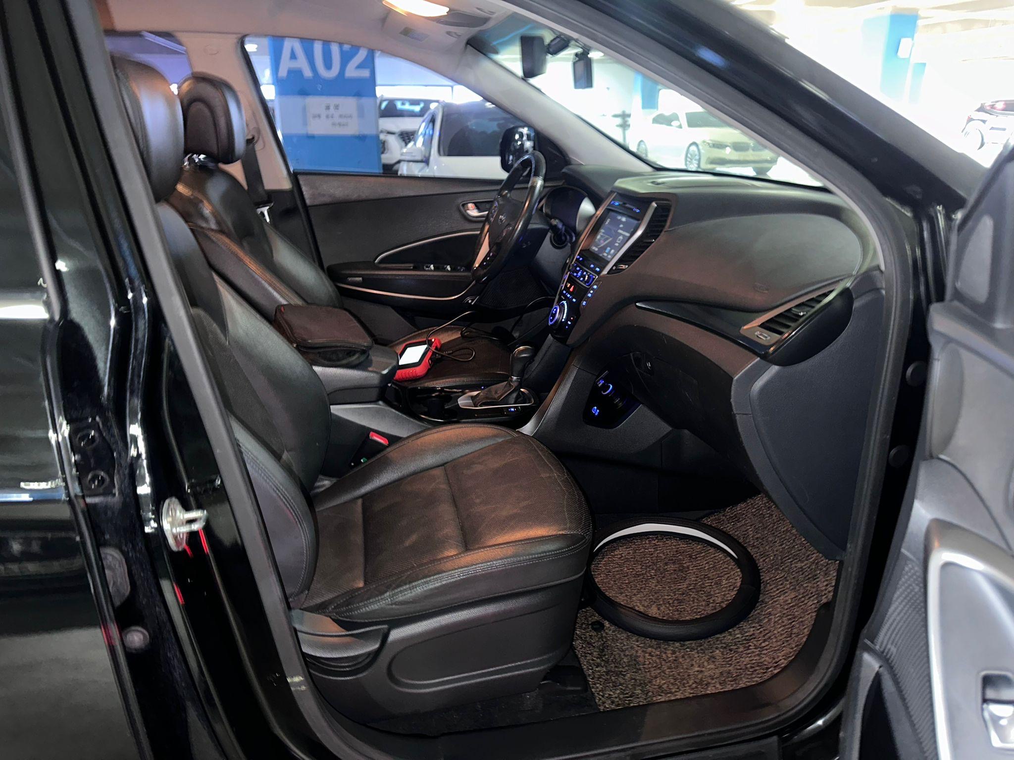 Hyundai Santa FE VIN: 