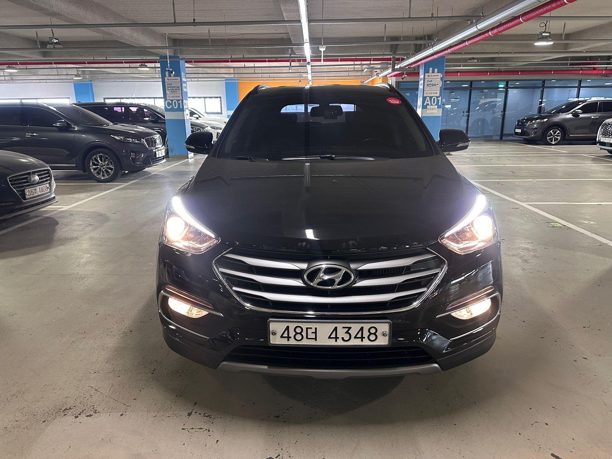 Hyundai Santa FE VIN: 