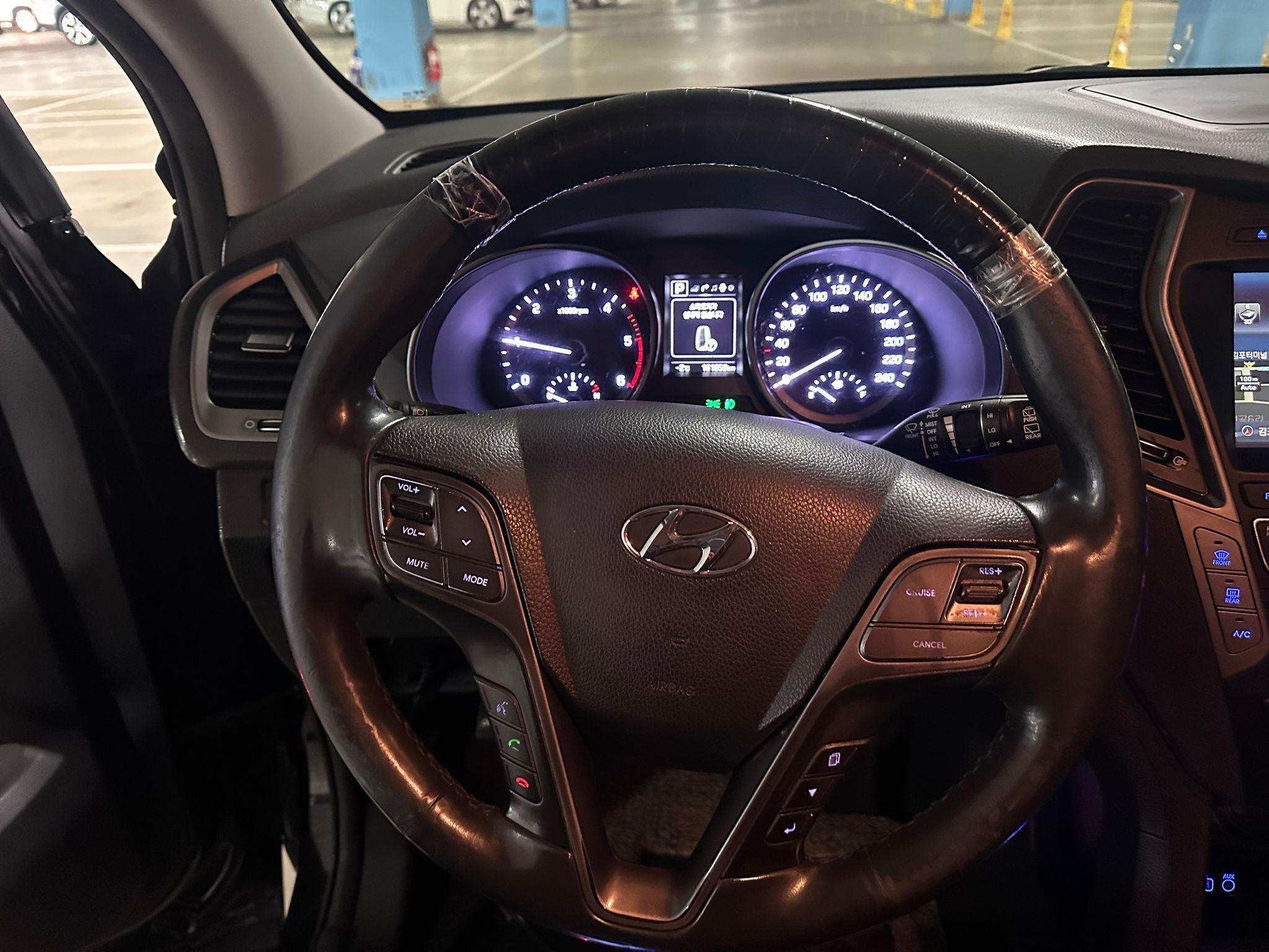 Hyundai Santa FE VIN: 