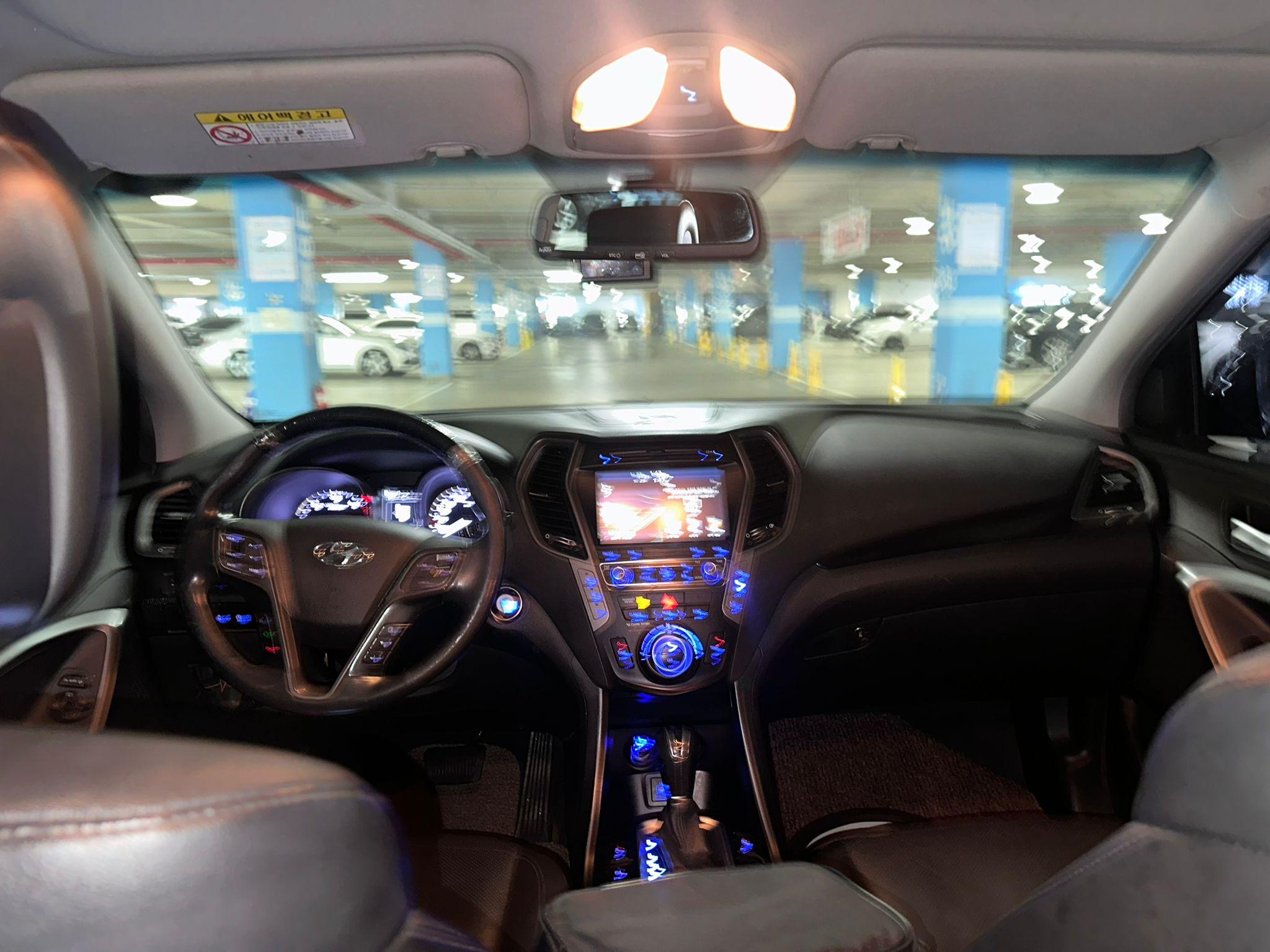 Hyundai Santa FE VIN: 