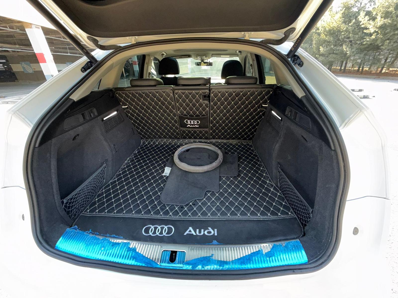 Audi Q5 40 TDI Sportback Quattro VIN: 