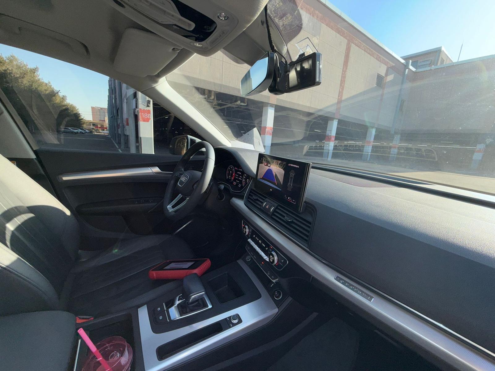 Audi Q5 40 TDI Sportback Quattro VIN: 