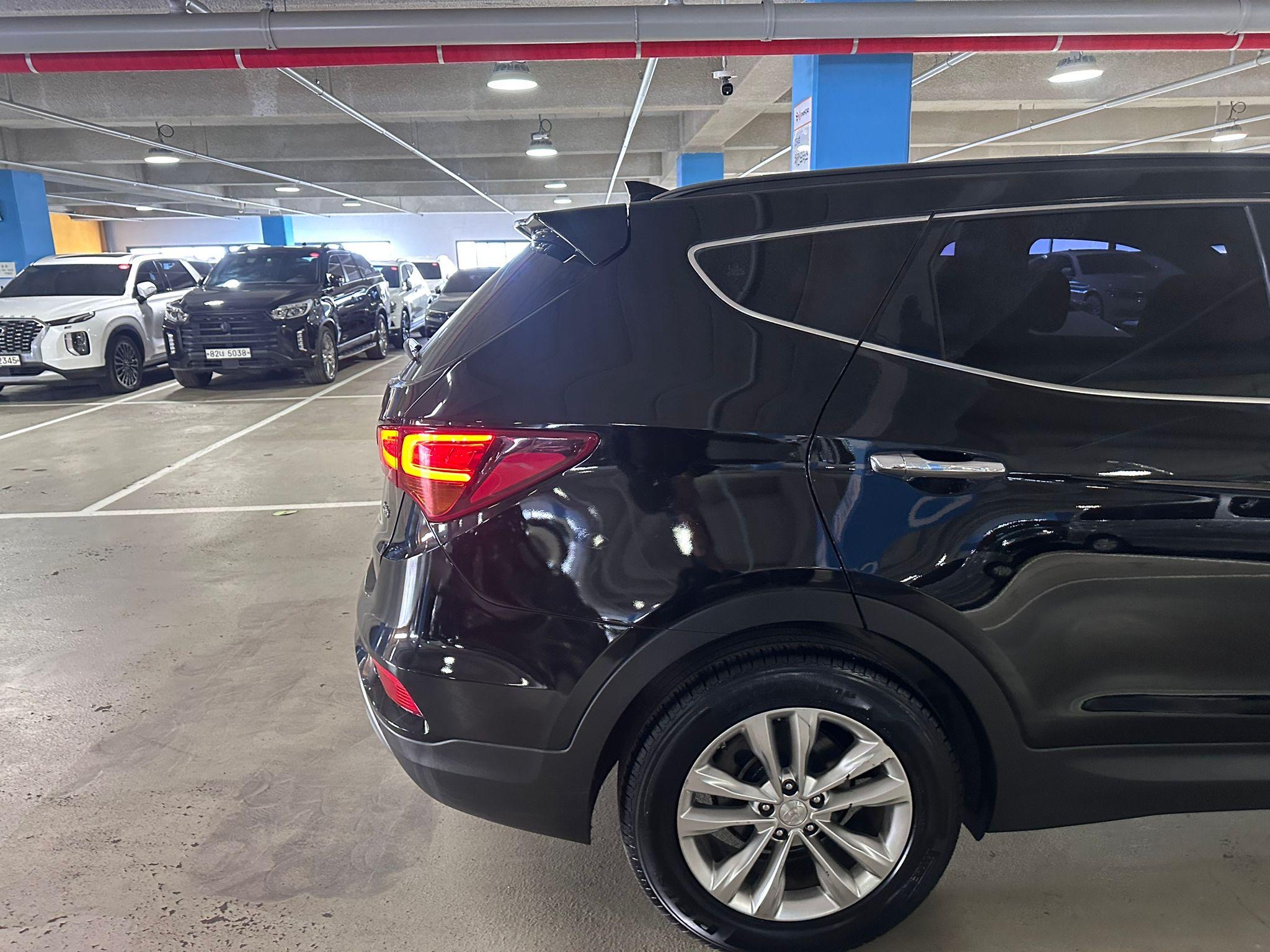 Hyundai Santa FE VIN: 