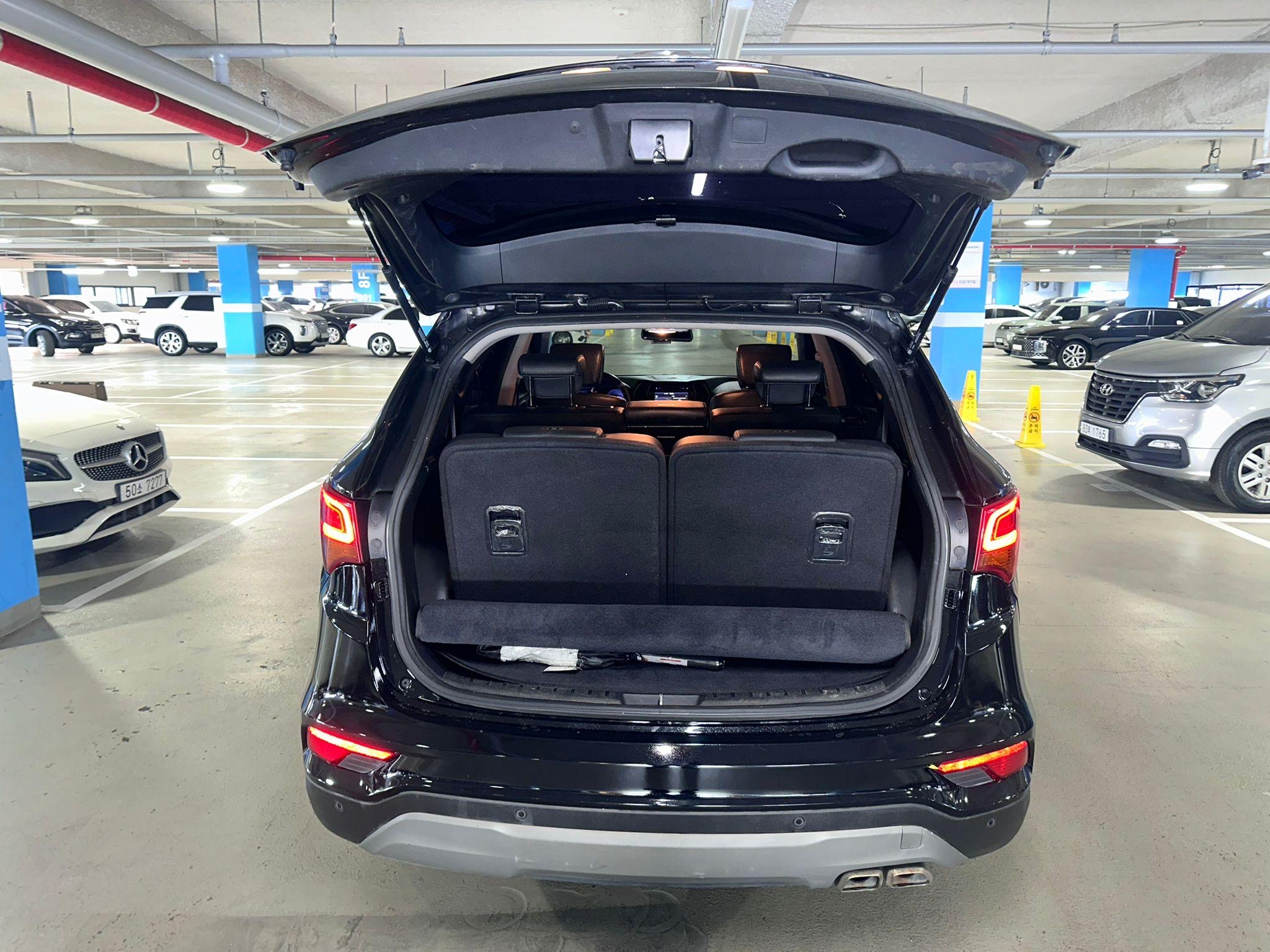 Hyundai Santa FE VIN: 