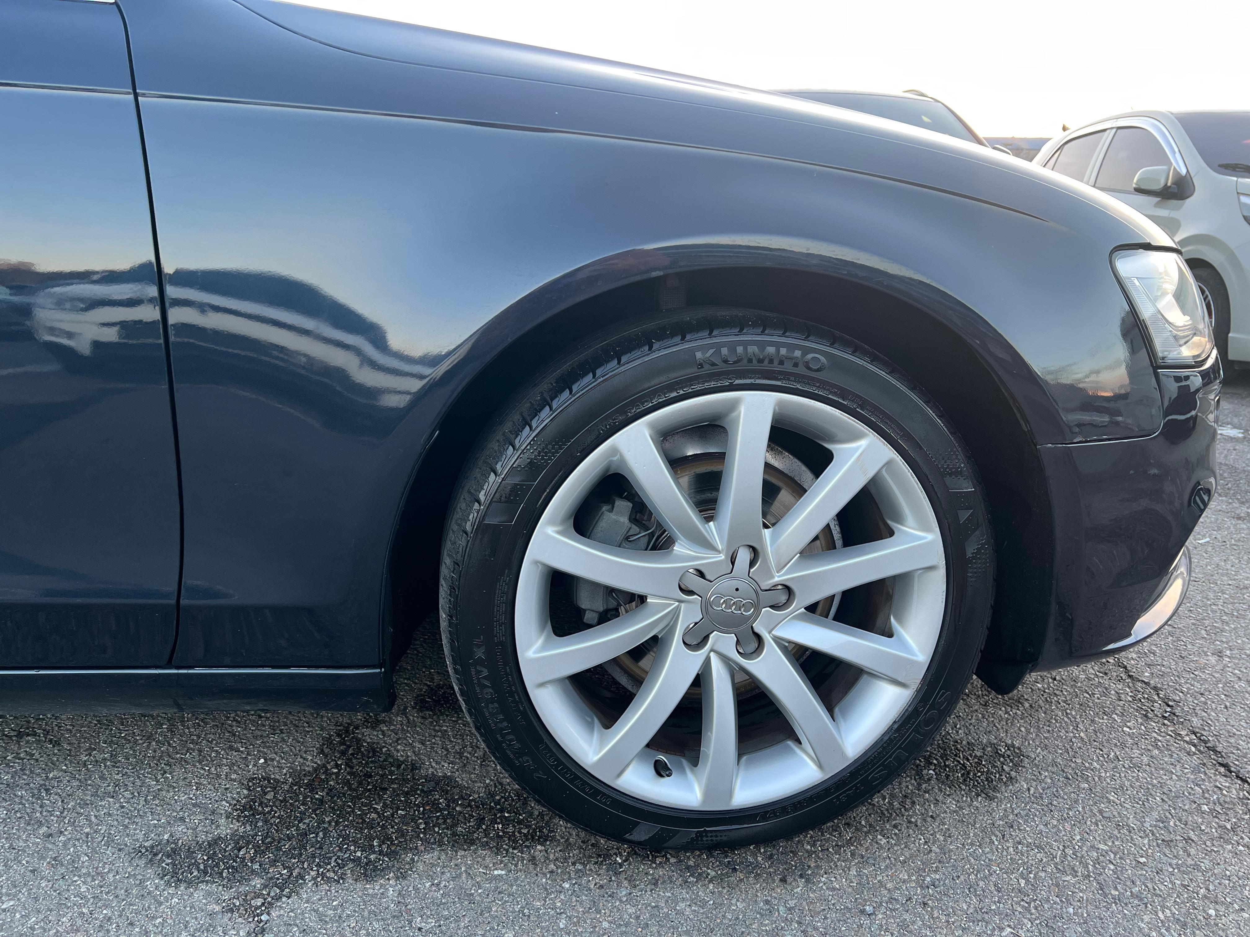 Audi A4 30 TDI VIN: 
